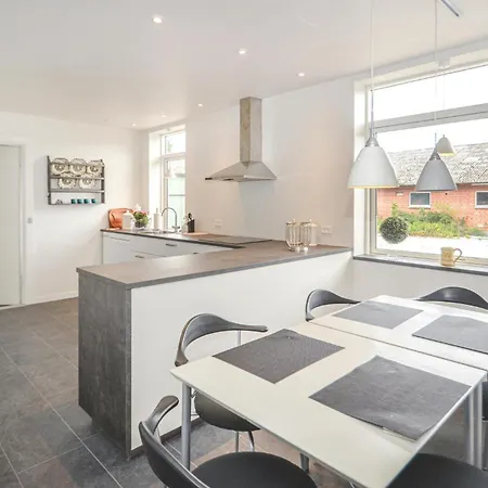 Three-bedroom In * Sakskøbing