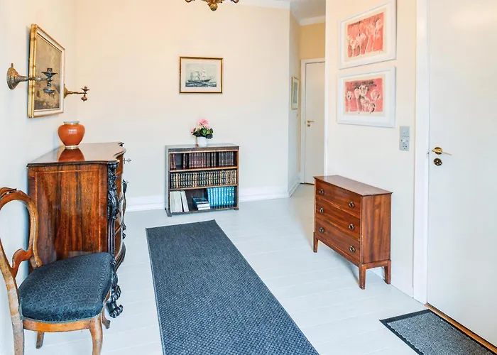 Three-bedroom In Holiday home *